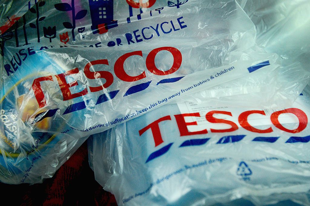 Tesco scraps plastic bags in favour of 'bags for life' | ITV News