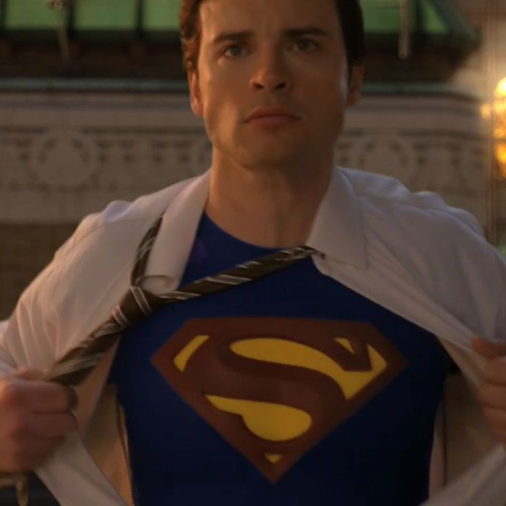 smallville superman suit