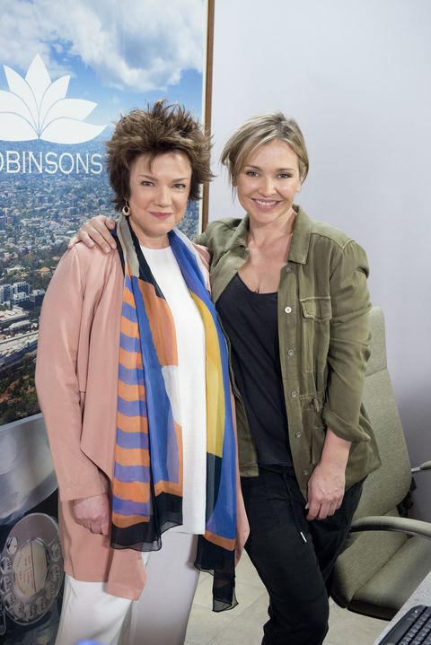 Lyn Scully returns to see Steph in Neighbours