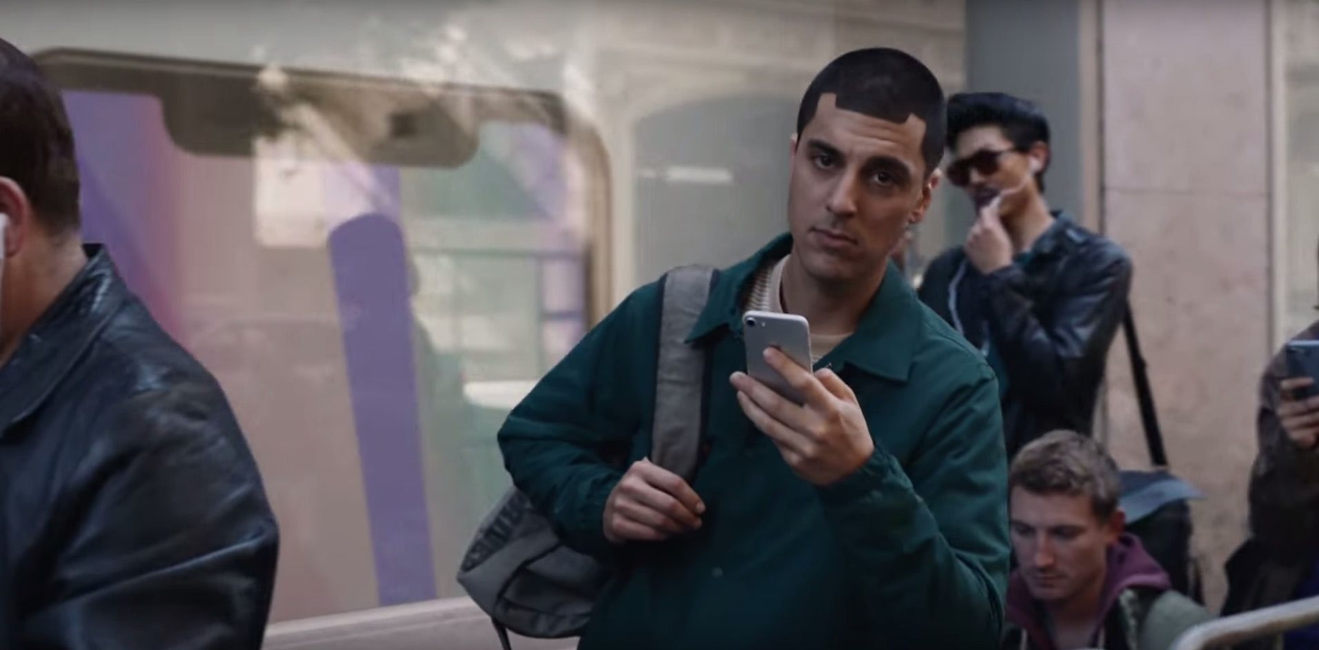 samsung mocks apple 14