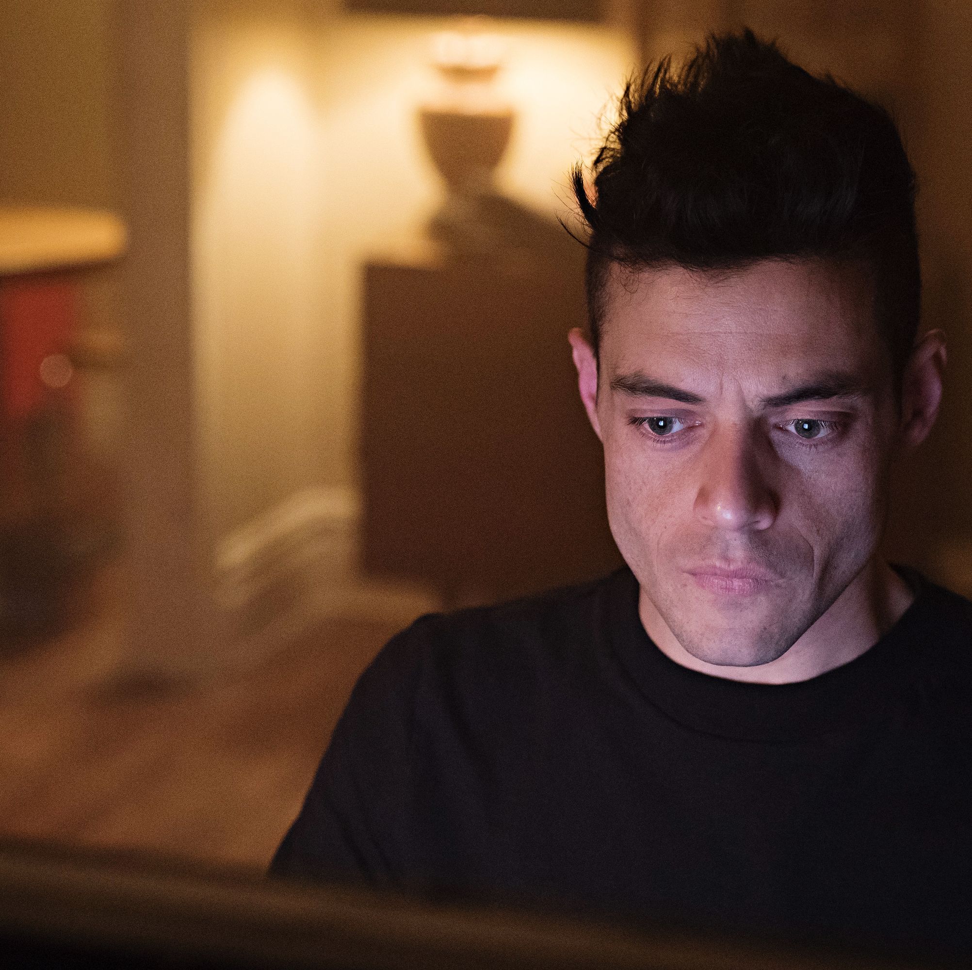 Mr Robot unveils first look at Rami Malek in season 4
