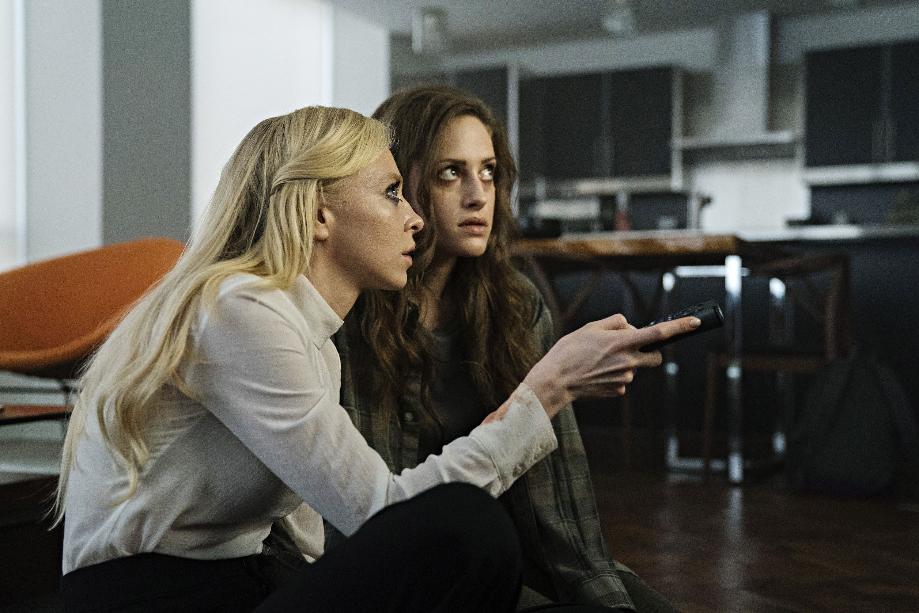 Mr Robot season 2 finale synopsis out: What is next in store for Elliot,  Angela and Darlene?