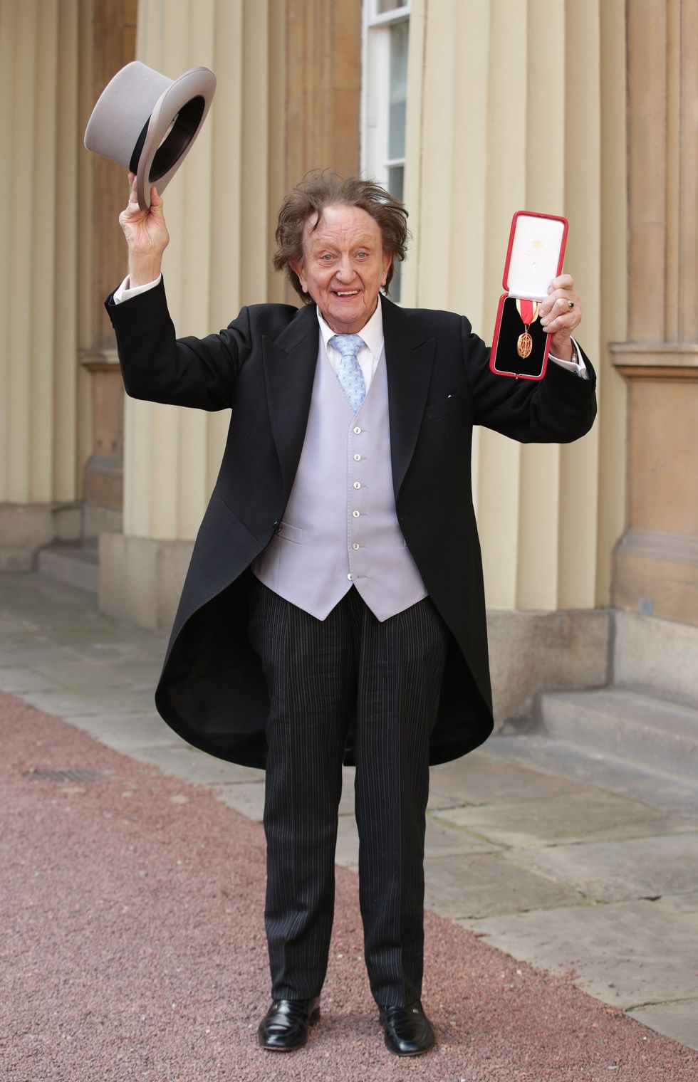 Ken Dodd, Recovery after being hospitalised for chest infection