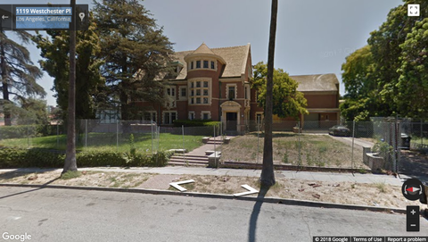 American Horror Story Fans Keep Trying To Break Into The Murder House American Horror Story Fans Keep Trying To Break Into The Murder House