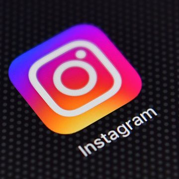 Instagram logo generic on iPhone screen