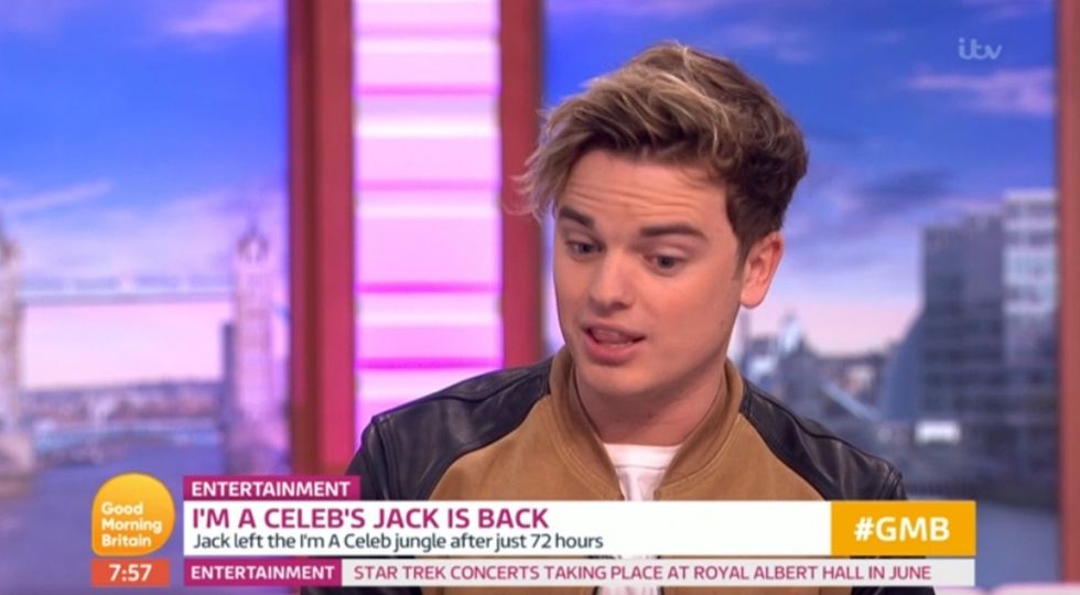 Cheek, Hairstyle, Chin, Forehead, Eyebrow, Facial expression, Jaw, News, Television presenter, Brown hair, 