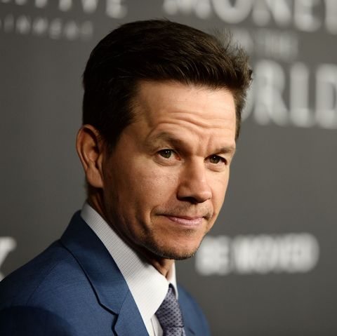 mark wahlberg arrives at the premiere of sony pictures entertainment's 'all the money in the world'