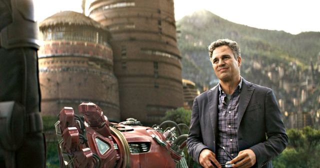 Mark Ruffalo as Bruce Banner in Avengers: Infinity War trailer Hulkbuster armour