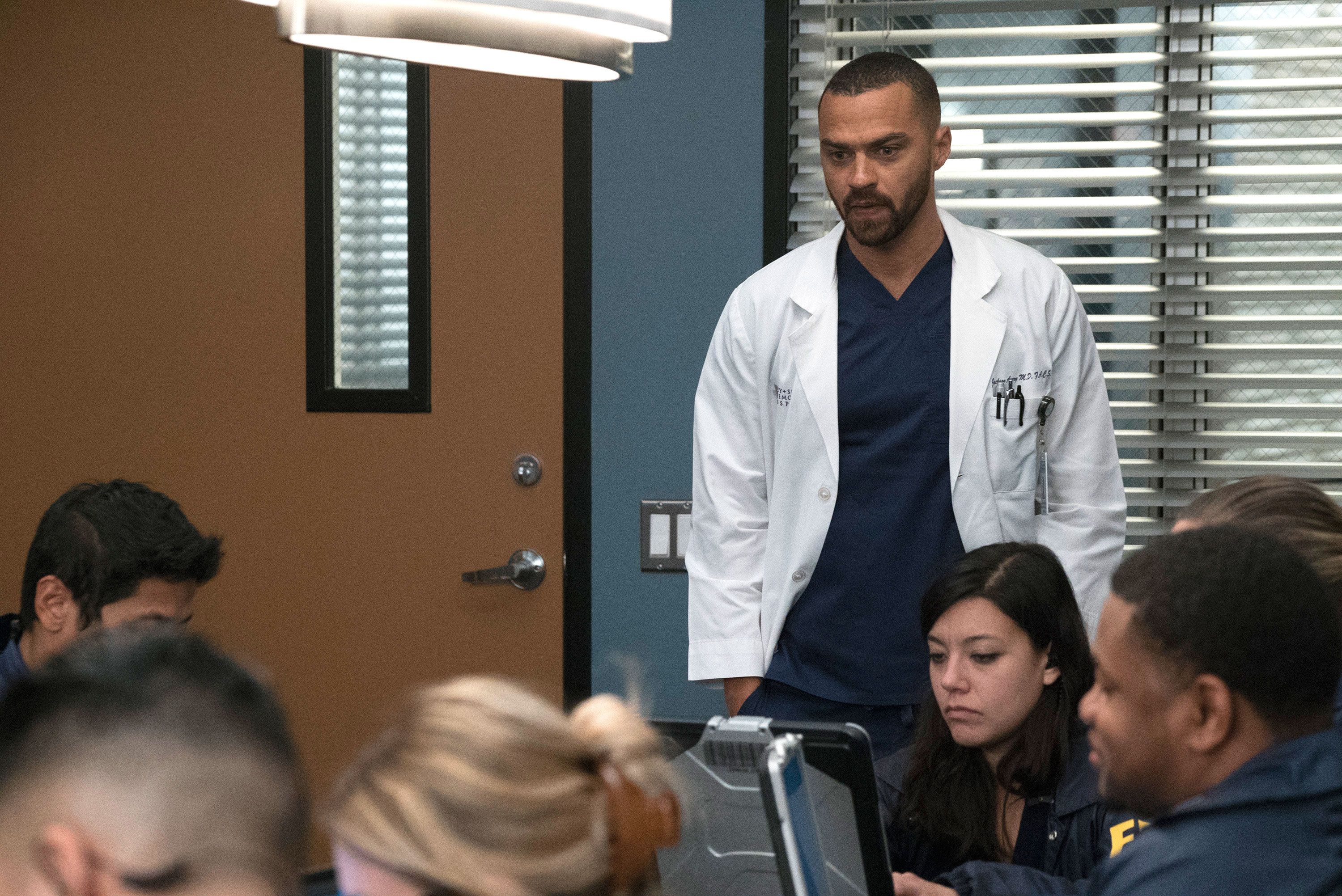 Grey S Anatomy S Jesse Williams Is Not Happy About Co Stars Controversial Exits