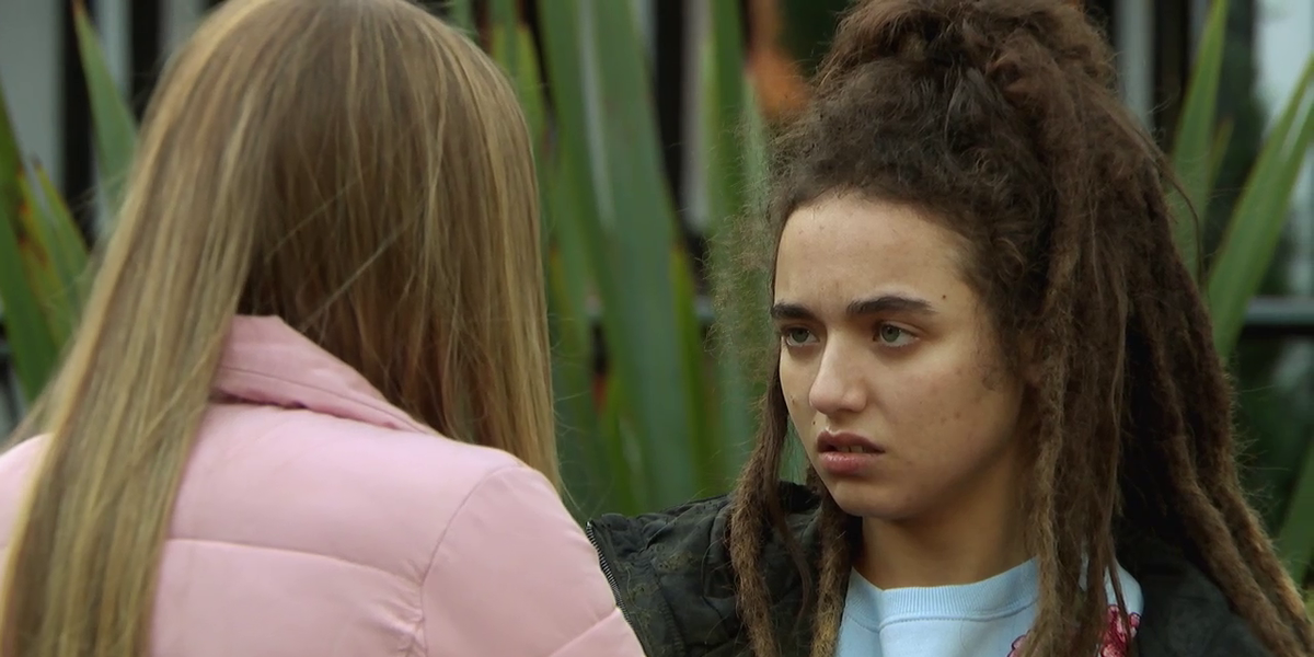 Hollyoaks spoilers – Peri interferes in Harley's life
