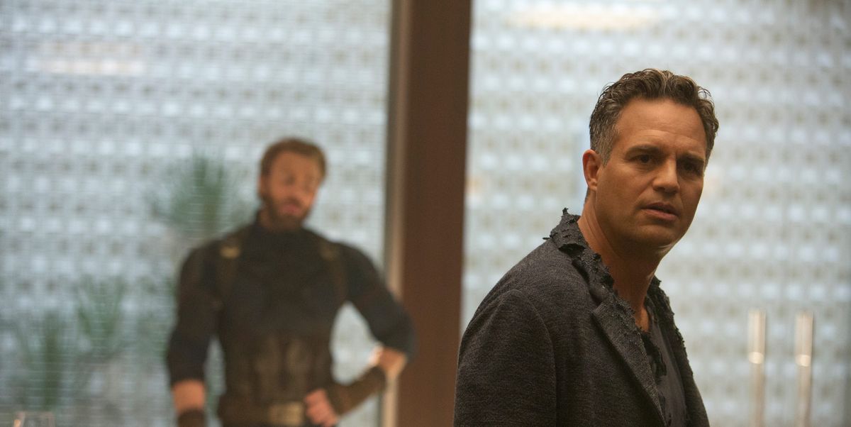 Mark Ruffalo to play Ryan Reynolds' dad in new Netflix movie