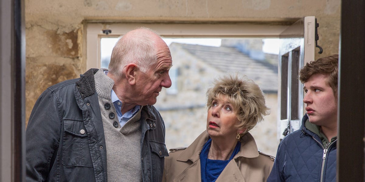 Emmerdale Spoilers Shock Death Hints Revealed In Latest Pictures Emmerdale Spoilers Shock Death Hints Revealed In Latest Pictures
