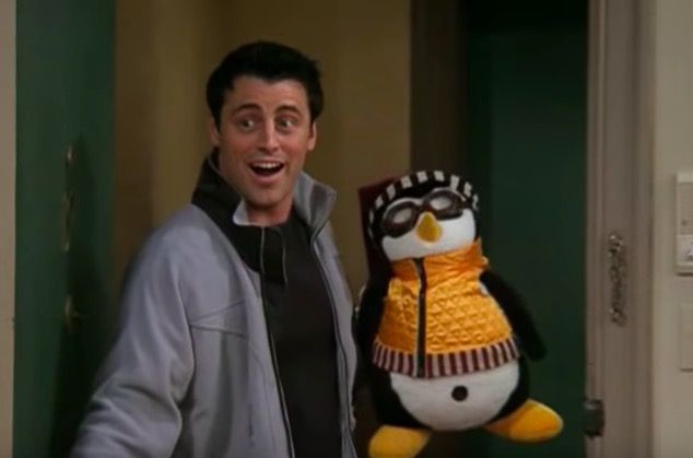 Mini Toy Joey Tribbiani Comendo Pizza - Friends