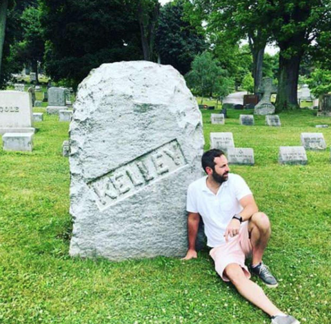 Katherine Heigl Apologises For Taking Selfies At Brothers Grave