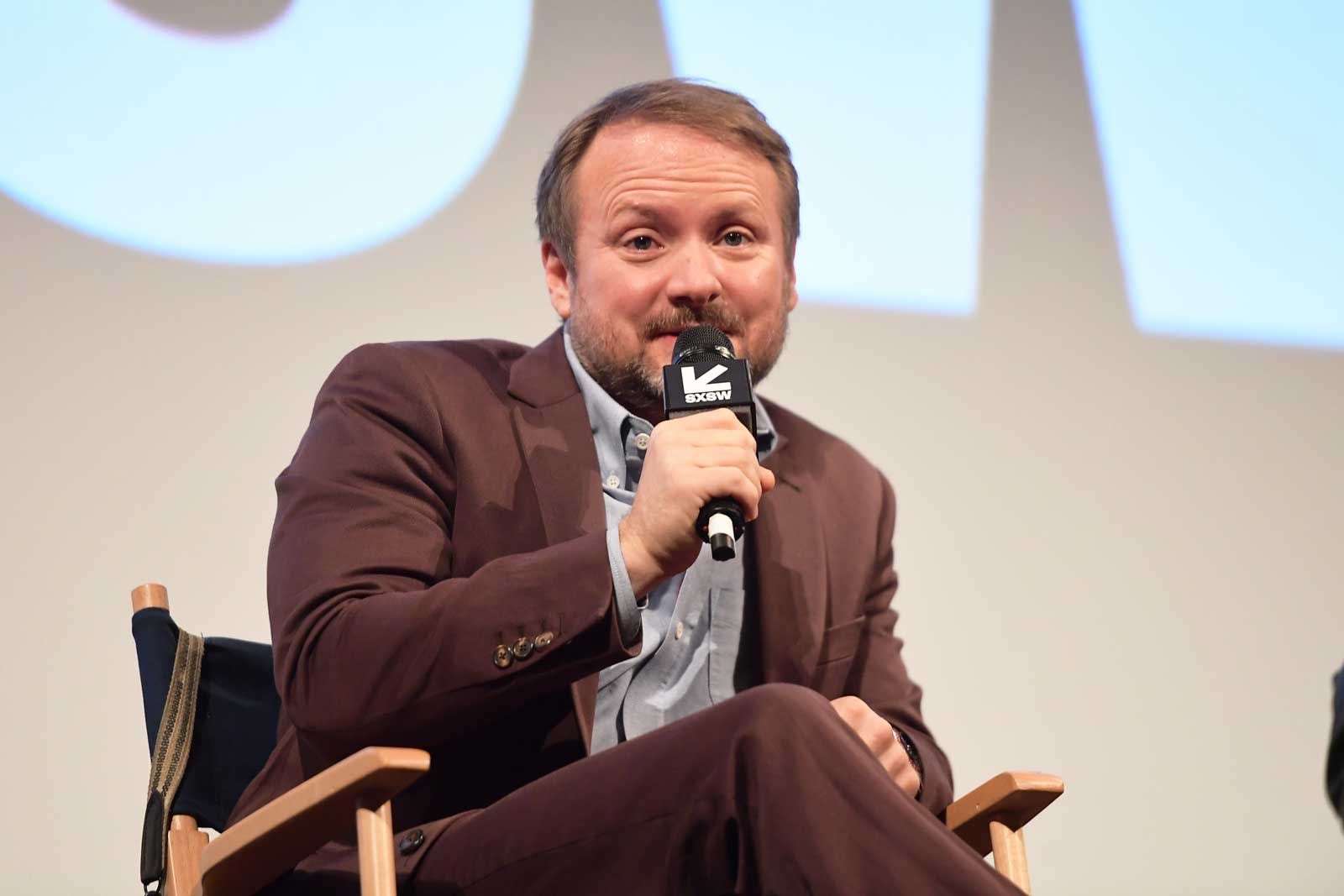 Rian Johnson comemora indicação ao Oscar por 'Glass Onion: Um Mistério  Knives Out' - CinePOP