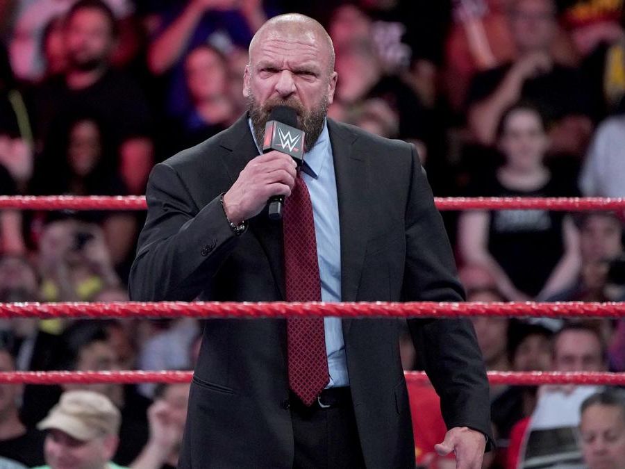 900px x 675px - WWE Raw results â€“ Triple H and Stephanie McMahon return