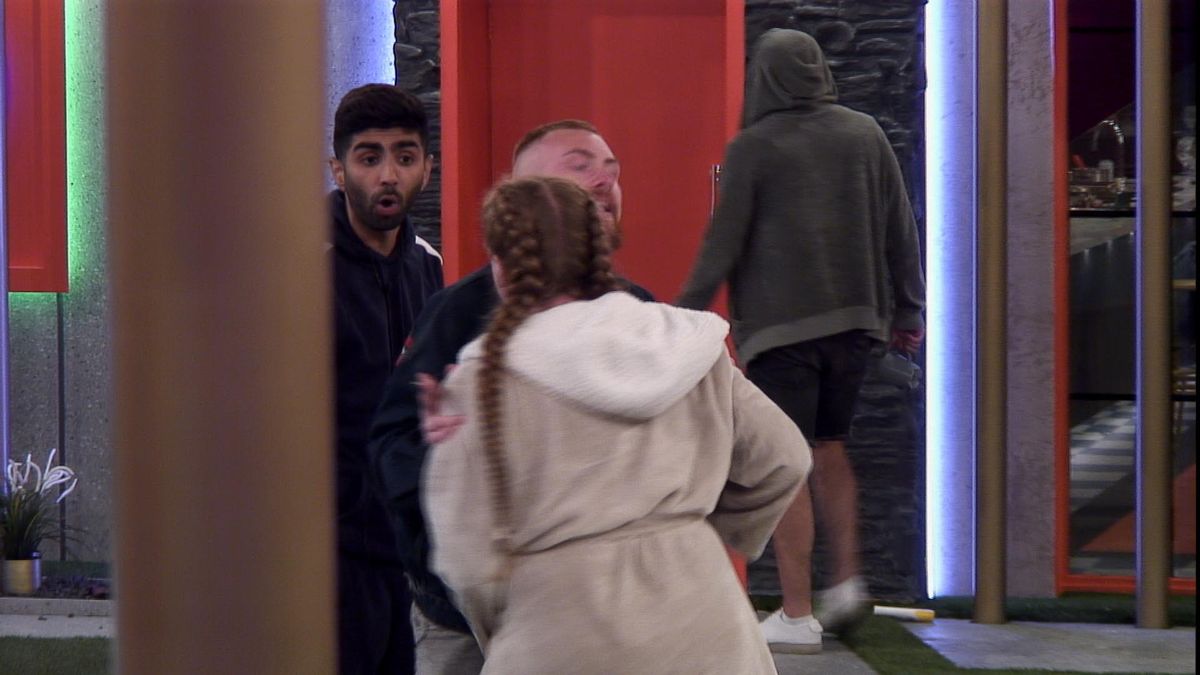 Big Brother housemate restrained during row (C5)