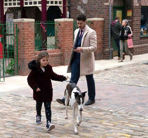 Hope Stape dognaps Evelyn Plummer's pet in Coronation Street