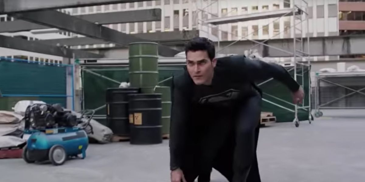 Elseworlds Trailer For Arrowverse Crossover Reveals Supermans Black Suit 4275