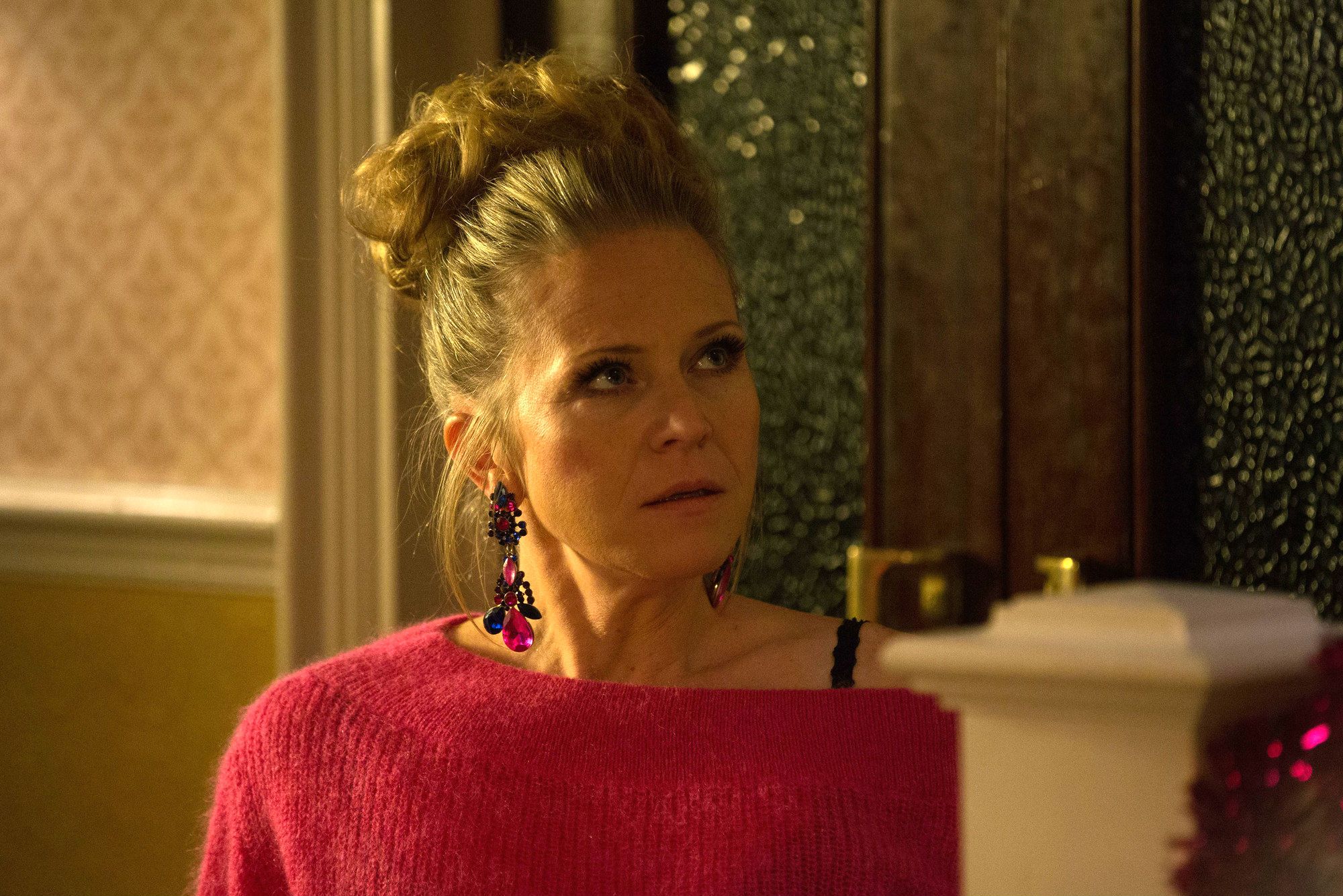 EastEnders Spoilers - Linda Carter Gets A Big New Shock Tonight