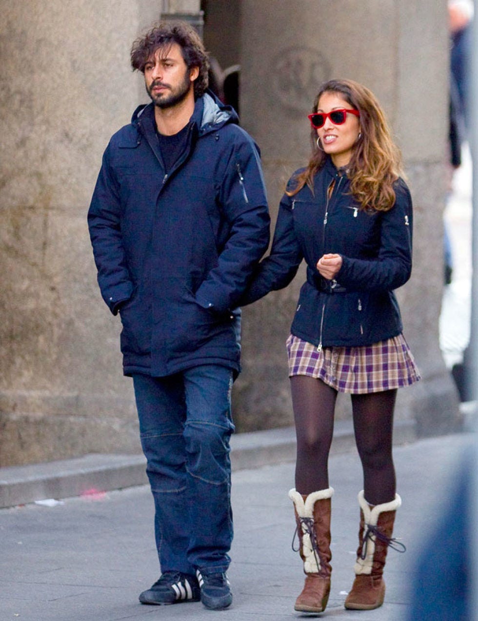 Clothing, Eyewear, Leg, Winter, Sleeve, Trousers, Coat, Jacket, Textile, Standing, 