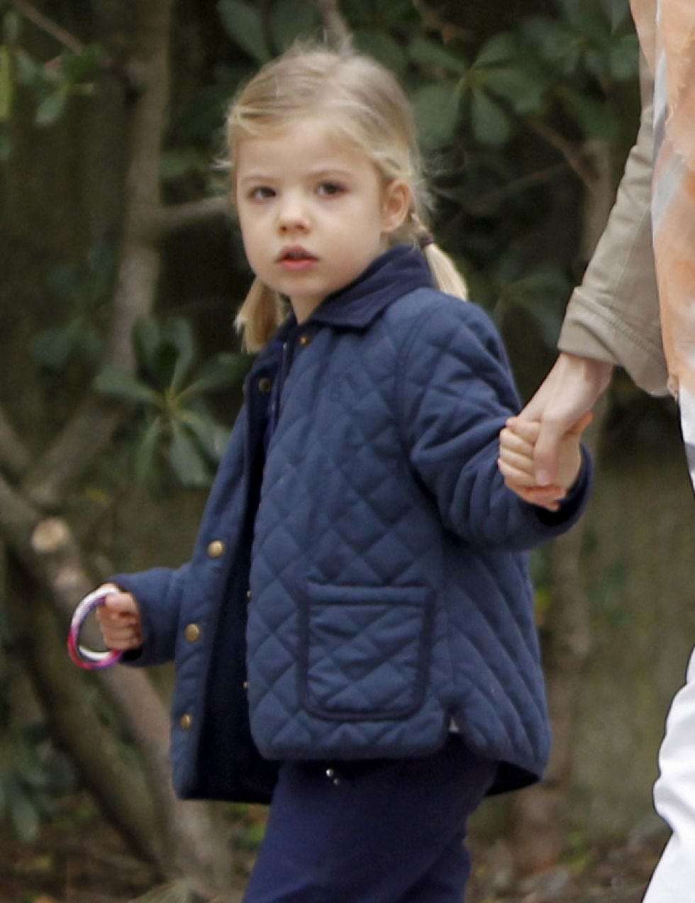Finger, Jacket, Sleeve, Hand, Standing, Child, People in nature, Gesture, Toddler, Blond, 