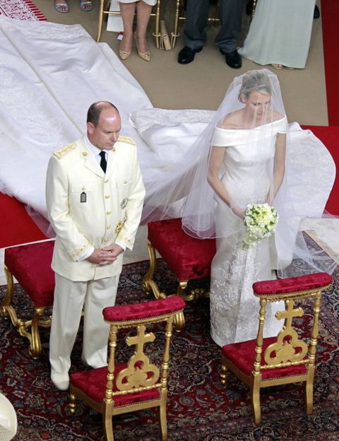 Bridal veil, Trousers, Bridal clothing, Veil, Dress, Bride, Furniture, Formal wear, Gown, Wedding dress, 