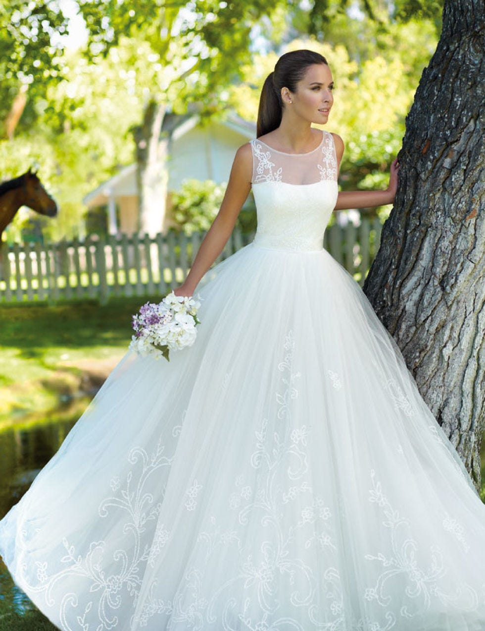 Clothing, Sleeve, Dress, Bridal clothing, Shoulder, Textile, Photograph, Wedding dress, Gown, Formal wear, 