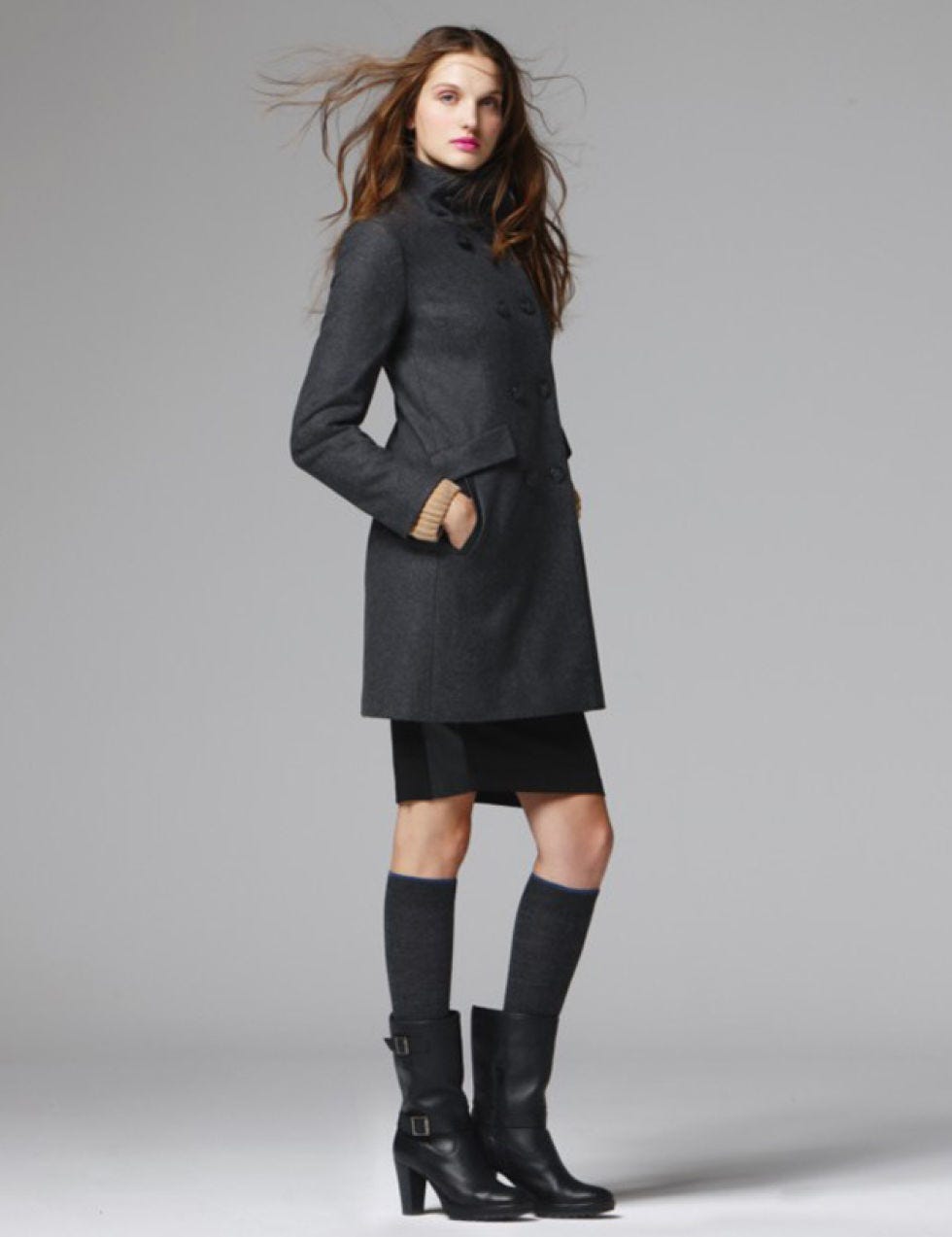Clothing, Sleeve, Shoulder, Collar, Textile, Human leg, Joint, Outerwear, Coat, Style, 