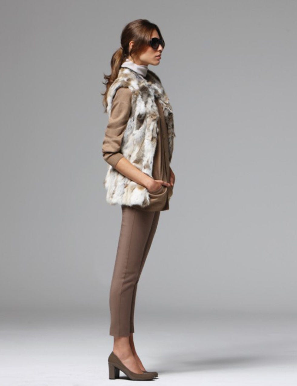 Clothing, Brown, Sleeve, Human body, Shoe, Human leg, Shoulder, Textile, Joint, Standing, 