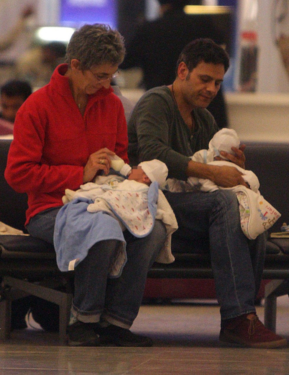 Hair, Human, Human body, Comfort, Sitting, Lap, Toddler, Grandparent, Baby, Foot, 