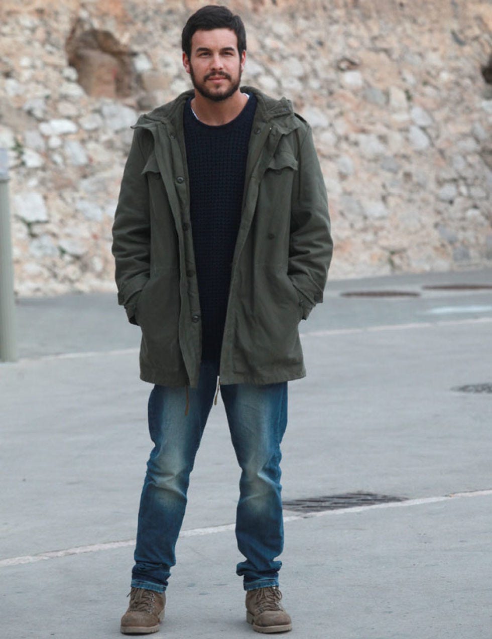 Clothing, Leg, Sleeve, Trousers, Denim, Human body, Jeans, Jacket, Textile, Standing, 