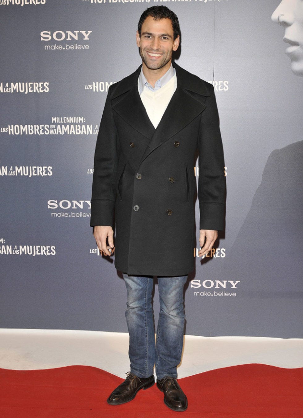 Clothing, Dress shirt, Collar, Coat, Sleeve, Trousers, Standing, Outerwear, Flooring, Formal wear, 