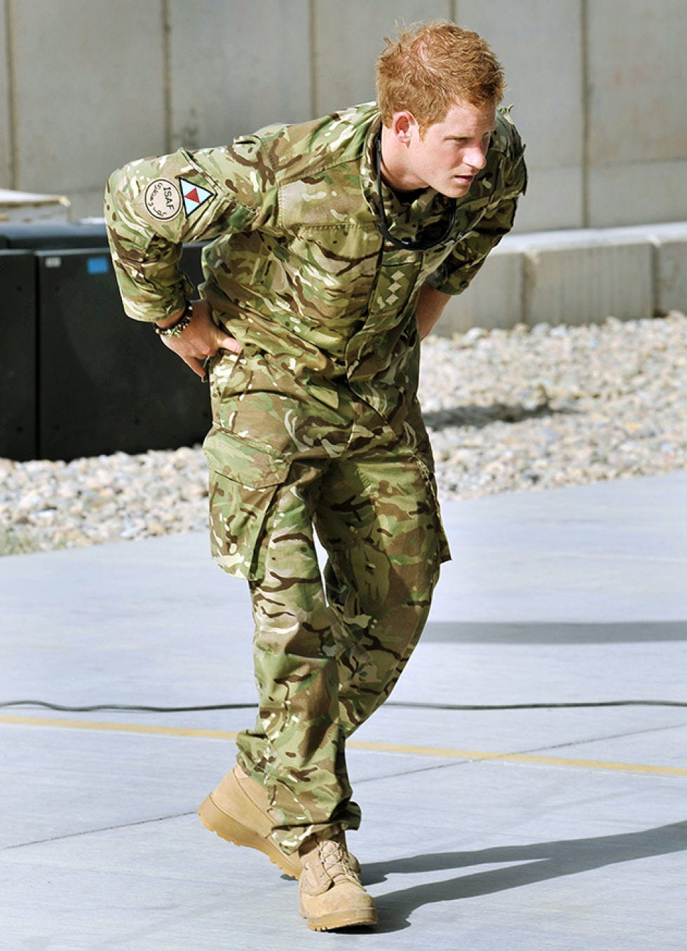 Soldier, Military uniform, Footwear, Military camouflage, Military person, Camouflage, Cargo pants, Shoe, Army, Military organization, 