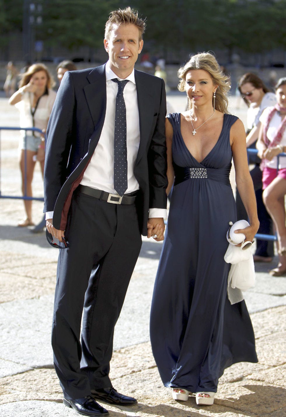 Clothing, Footwear, Coat, Trousers, Collar, Shirt, Outerwear, Dress shirt, Formal wear, Dress, 