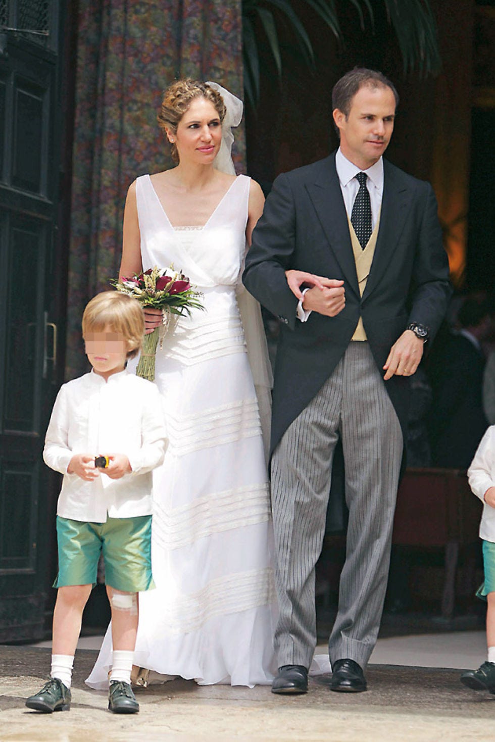 Clothing, Footwear, Coat, Trousers, Shirt, Shoe, Photograph, Outerwear, Formal wear, Suit, 