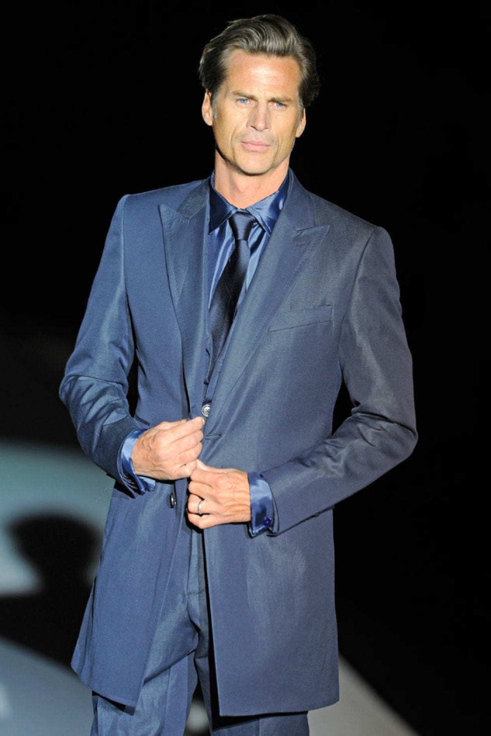 Clothing, Coat, Dress shirt, Collar, Sleeve, Shirt, Pocket, Suit trousers, Outerwear, Suit, 