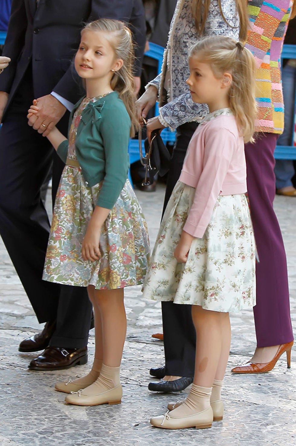 Clothing, Footwear, Leg, Child, Style, Fashion accessory, Fashion, Street fashion, Blond, Tan, 