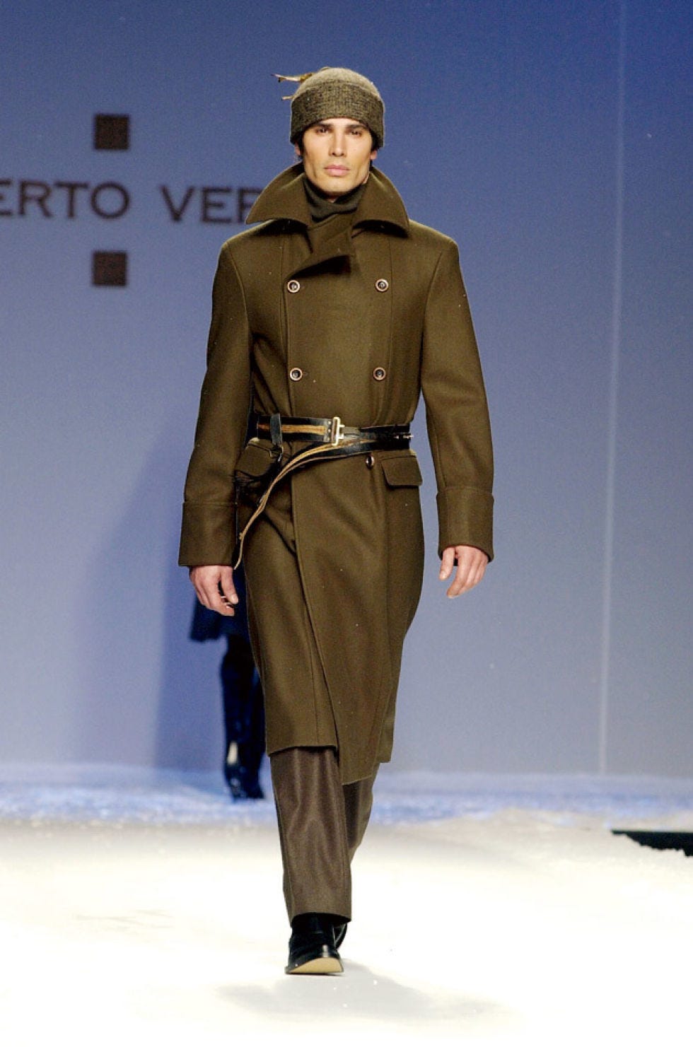 Sleeve, Human body, Collar, Joint, Standing, Style, Uniform, Khaki, Blazer, Military uniform, 