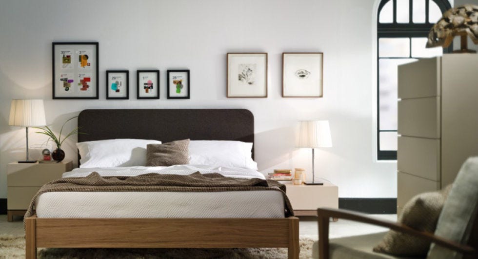Room, Interior design, Wall, Bed, Textile, Bedding, Bedroom, Linens, Furniture, Bed sheet, 