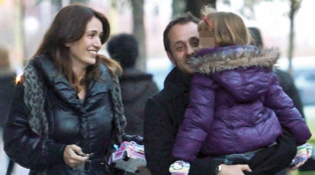 Hair, Head, People, Photograph, Outerwear, Facial expression, Jacket, Winter, Interaction, Fashion, 
