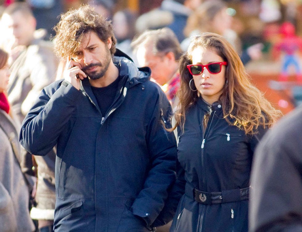 Eyewear, Nose, Vision care, People, Sleeve, Winter, Sunglasses, Jacket, Outerwear, Crowd, 