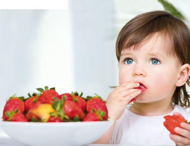 Food, Sweetness, Fruit, Produce, Natural foods, Strawberry, Child, Strawberries, Dishware, Eating, 