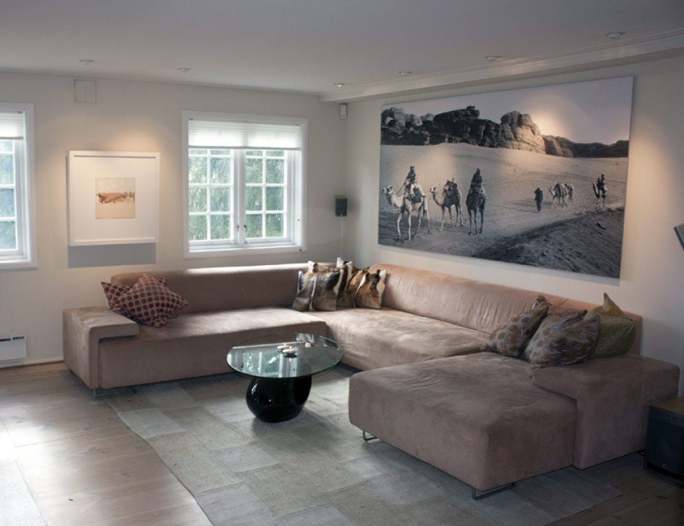 Room, Interior design, Wood, Floor, Brown, Living room, Window, Wall, Flooring, Furniture, 