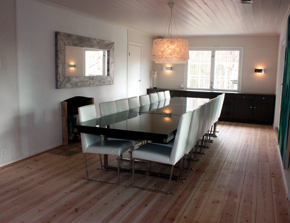 Wood, Floor, Lighting, Flooring, Interior design, Room, Hardwood, Property, Table, Ceiling, 