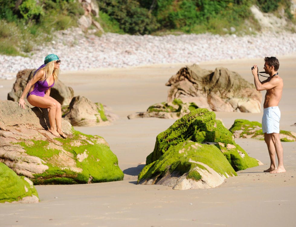 Green, People in nature, Summer, Sand, Vacation, Beach, Foot, Barefoot, Green algae, 