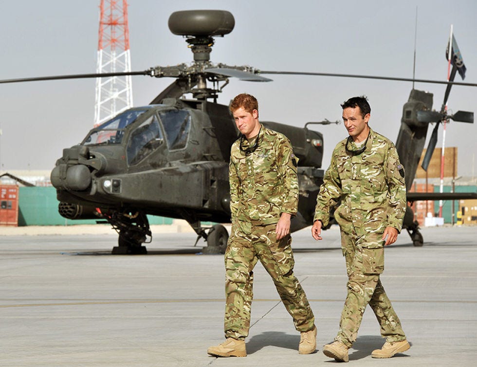 Military uniform, Soldier, Military person, Military camouflage, People, Army, Aircraft, Military organization, Camouflage, Helicopter, 