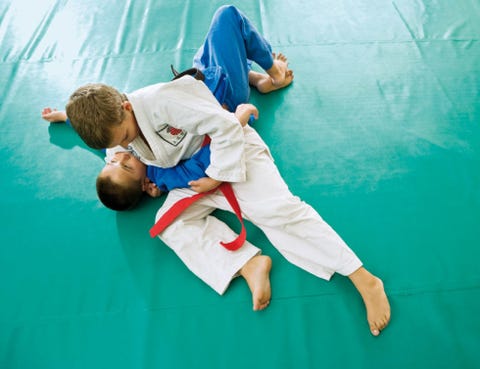 Blue, Sports uniform, Elbow, Hand, Joint, Martial arts uniform, Martial arts, Uniform, Contact sport, Combat sport, 