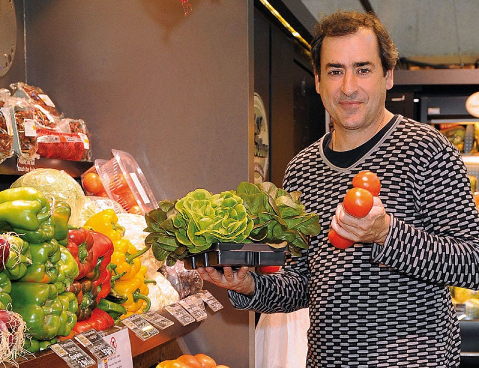 Local food, Produce, Food, Whole food, Natural foods, Vegan nutrition, Leaf vegetable, Vegetable, Food group, Ingredient, 