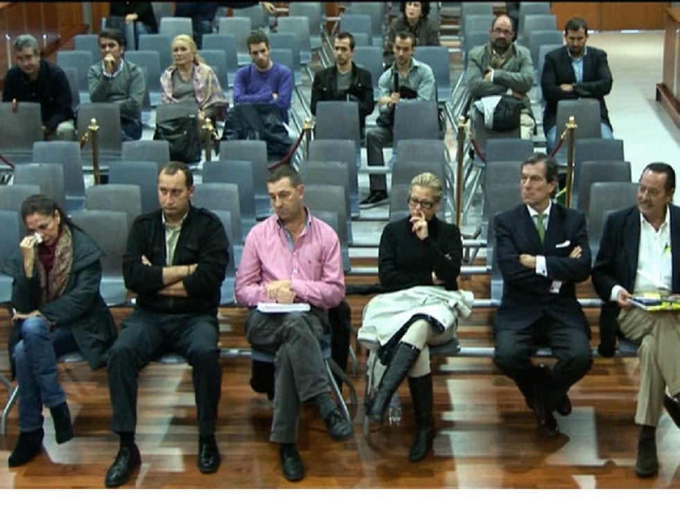 People, Sitting, Suit trousers, Audience, White-collar worker, Employment, Lap, Official, Businessperson, Convention, 